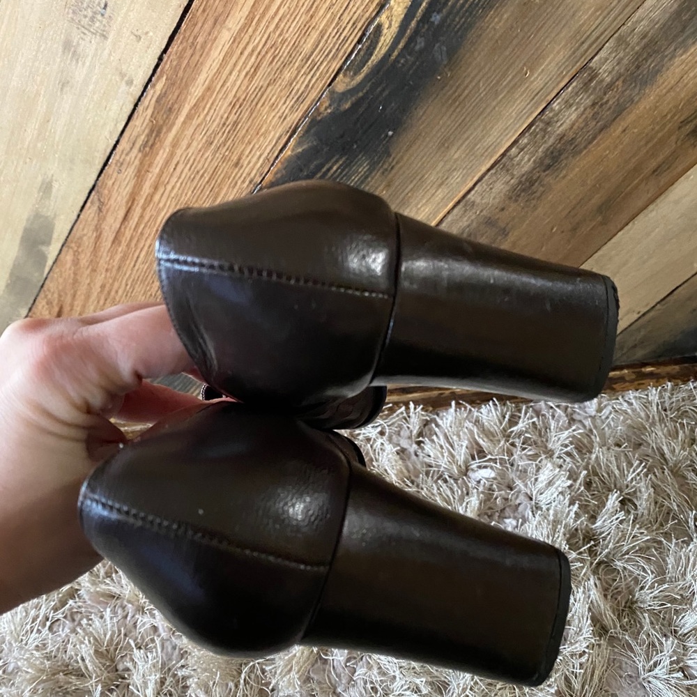 Vittorio Ricci Studio Brown Ruched Leather Heels - Picture 13 of 14